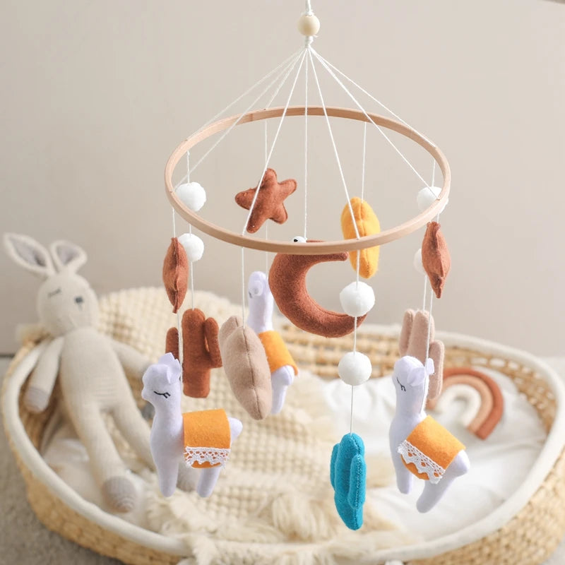 Wooden Crib Mobile Baby Bed Bell Rattle Toy Soft Felt Cartoon Bear Mobile Hanging Newborn Music Box Bed Bell Hanging Bracket Toy