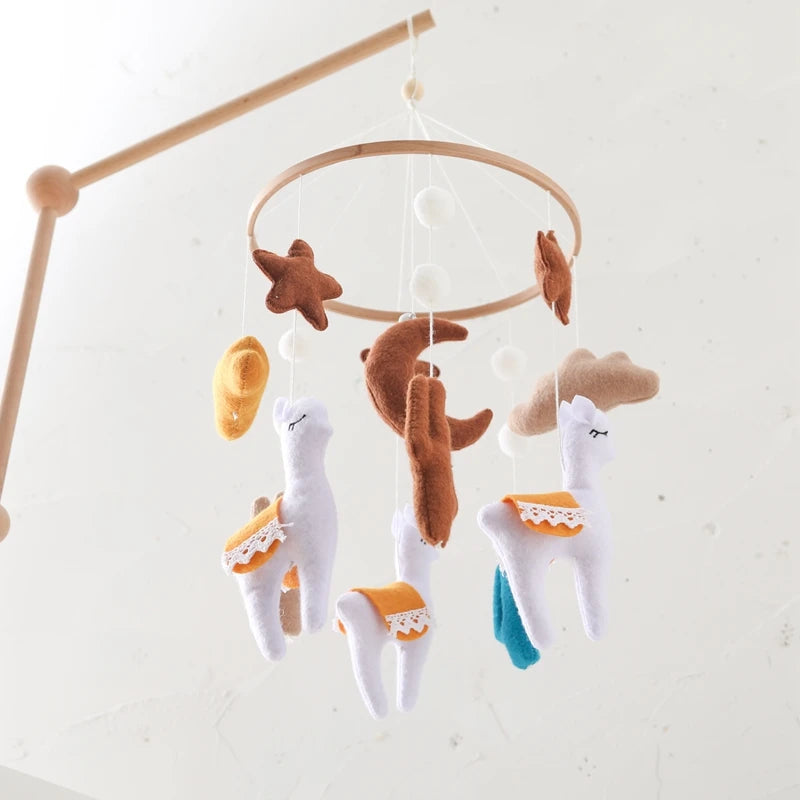 Wooden Crib Mobile Baby Bed Bell Rattle Toy Soft Felt Cartoon Bear Mobile Hanging Newborn Music Box Bed Bell Hanging Bracket Toy