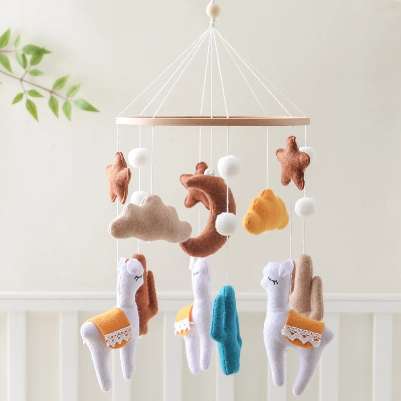 Wooden Crib Mobile Baby Bed Bell Rattle Toy Soft Felt Cartoon Bear Mobile Hanging Newborn Music Box Bed Bell Hanging Bracket Toy