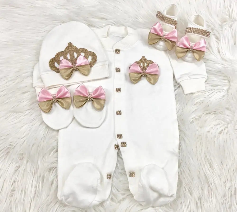 Dollbling Royal Bling Jewelry Crown Gift Clothing Sets Welcome Home Baby Rompers Mittens Bonnet Pajamas Outfit 4pcs Layette