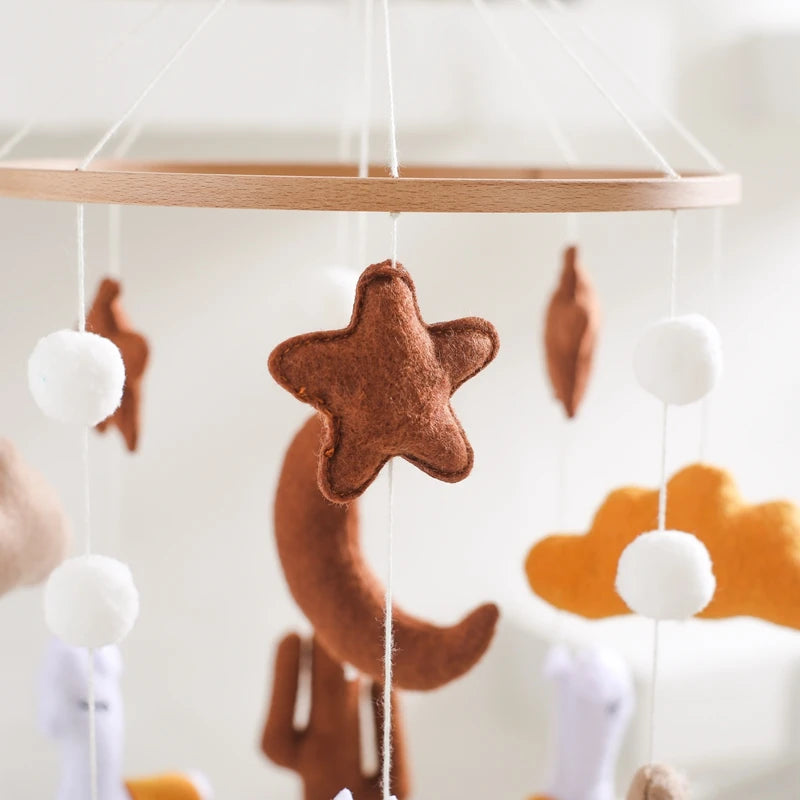 Wooden Crib Mobile Baby Bed Bell Rattle Toy Soft Felt Cartoon Bear Mobile Hanging Newborn Music Box Bed Bell Hanging Bracket Toy